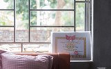 [ẢNH] Nụ cười lạc quan của nữ sinh Ngoại Thương trước cái Tết 