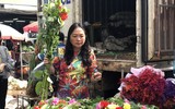[ẢNH] Nhộn nhịp chợ hoa Quảng An ngày cuối năm trong mưa lạnh