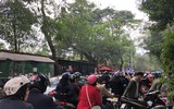 [ẢNH]  Đầu năm, người Hà Nội tấp nập đi lễ chùa cầu an