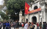 [ẢNH]  Đầu năm, người Hà Nội tấp nập đi lễ chùa cầu an
