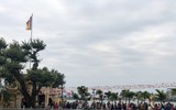 [ẢNH]  Đầu năm, người Hà Nội tấp nập đi lễ chùa cầu an