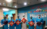 [ẢNH] Những câu chuyện cảm động về tình người trong 