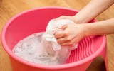 [ẢNH] Những mẹo giúp quần áo nhanh khô và luôn thơm mát trong thời tiết ẩm ướt