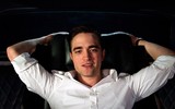 [ẢNH] Quá trình thay đổi diện mạo của nam tài tử đẹp trai nhất thế giới Robert Pattinson