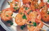 [ẢNH] Những sai lầm khi ăn tôm có thể gây hại tới sức khỏe