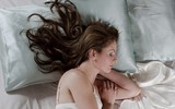 [ẢNH] Cảnh giác trước những hiểm họa từ thói quen để tóc ướt đi ngủ