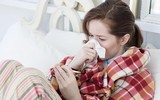 [ẢNH] Cảnh giác trước những hiểm họa từ thói quen để tóc ướt đi ngủ