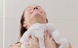 [ẢNH] Những nguy hiểm không ngờ từ việc tắm sai cách