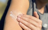 [ẢNH] Những quan niệm sai lầm nhiều người mắc phải khi sử dụng kem chống nắng