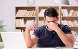 [ẢNH] Những thói quen xấu có thể gây hại cho mắt mà nhiều người mắc phải