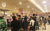 [ẢNH] Người dân thực hiện cách ly toàn xã hội trong tâm lí tự tin chiến thắng Covid-19