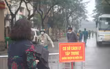 [ẢNH] Du học sinh về từ tâm dịch vỡ òa cảm xúc khi hết thời gian cách ly