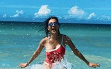 [ẢNH] Vẻ gợi cảm, quyến rũ khó tin của MC Nguyễn Cao Kỳ Duyên ở tuổi 55