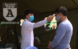 [ẢNH] Hình ảnh đẹp của các chiến sĩ công an trong đợt giãn cách xã hội phòng chống Covid-19