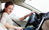 [ẢNH] 10 cách giúp bạn chống lại những cơn buồn ngủ khi lái xe đường dài