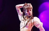 [ẢNH] Phong cách thời trang đẳng cấp của Lisa (Blackpink) trong 