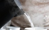 [ẢNH] Bổ sung nước đúng cách trong mùa nắng nóng để tăng sức đề kháng