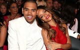 [ẢNH] Rihanna: Từ tuổi thơ ngập tràn trong bạo lực đến nữ ca sĩ có khối tài sản 