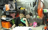 [ẢNH] Cuộc sống của sinh viên ở trọ trong những ngày nắng nóng như 