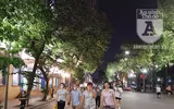 [ẢNH] Khác biệt thú vị trong ngày đầu tiên mở lại phố đi bộ Hồ Gươm 'hậu Covid-19'