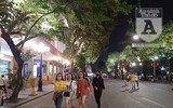 [ẢNH] Khác biệt thú vị trong ngày đầu tiên mở lại phố đi bộ Hồ Gươm 'hậu Covid-19'