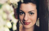 [ẢNH] Chiêm ngưỡng nhan sắc nóng bỏng của Anne Hathaway – 