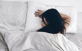 [ẢNH] Cảnh báo những thói quen khi ngủ gây ảnh hưởng lớn tới sức khỏe