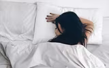 [ẢNH] Cảnh báo những thói quen khi ngủ gây ảnh hưởng lớn tới sức khỏe