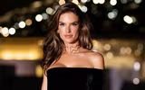 [ẢNH] Chiêm ngưỡng nhan sắc nóng bỏng siêu mẫu U40 Alessandra Ambrosio