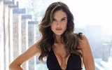 [ẢNH] Chiêm ngưỡng nhan sắc nóng bỏng siêu mẫu U40 Alessandra Ambrosio