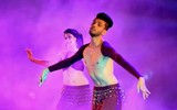 [ẢNH] Eshan Hilal: Từ chàng trai bị soi mói giới tính đến nam vũ công belly dance