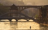 [ẢNH] Đối lập khó tin Phượng Hoàng Cố Trấn trước và sau những trận lũ kinh hoàng