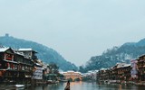 [ẢNH] Đối lập khó tin Phượng Hoàng Cố Trấn trước và sau những trận lũ kinh hoàng