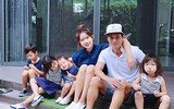 [ẢNH] Những cặp vợ chồng chênh lệch hàng chục tuổi của showbiz Việt nhưng vẫn hạnh phúc bền lâu