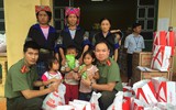 Sẻ chia yêu thương với những mất mát của người dân Mù Cang Chải
