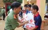 Sẻ chia yêu thương với những mất mát của người dân Mù Cang Chải