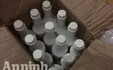 Cận cảnh hơn 4 tấn hương liệu, phụ gia pha chế trà sữa không rõ nguồn gốc
