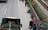 Hiện trường vụ tai nạn xe tải tông đoàn đi viếng liệt sĩ khiến 8 người tử vong ở Hải Dương