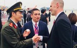 Toàn cảnh Tổng thống Mỹ Donald Trump rời cuộc họp thượng đỉnh, lên máy bay về nước
