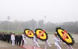 [ẢNH] Lãnh đạo Đảng, Nhà nước vào Lăng viếng Chủ tịch Hồ Chí Minh