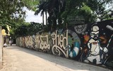 Ngõ nhỏ Hà Nội trở nên khác lạ với bức tranh tường khổng lồ sống động