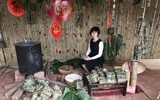 Mùng 1, Hội chữ Xuân Mậu Tuất tấp nập người, ông đồ mỏi tay viết