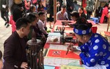 Mùng 1, Hội chữ Xuân Mậu Tuất tấp nập người, ông đồ mỏi tay viết