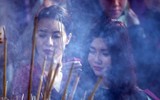 [ẢNH] Người dân nô nức đi lễ đền, chùa dịp đầu năm