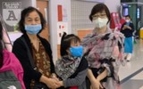 Hàng đoàn người đeo khẩu trang phòng dịch, cảnh chưa từng thấy tại sân bay Việt Nam