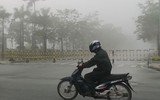 Những cảnh lạ khi Hà Nội mờ mịt sương