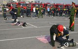 Cảnh sát phòng cháy, chữa cháy Hà Nội đua tài xử lý nhanh các tình huống cháy nổ  ​