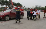 Những hình ảnh vượt tường, băng lửa của lực lượng cứu hỏa Hà Nội