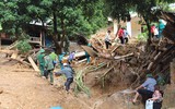 Người dân Đà Bắc gồng mình sau lũ quét