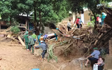 Người dân Đà Bắc gồng mình sau lũ quét